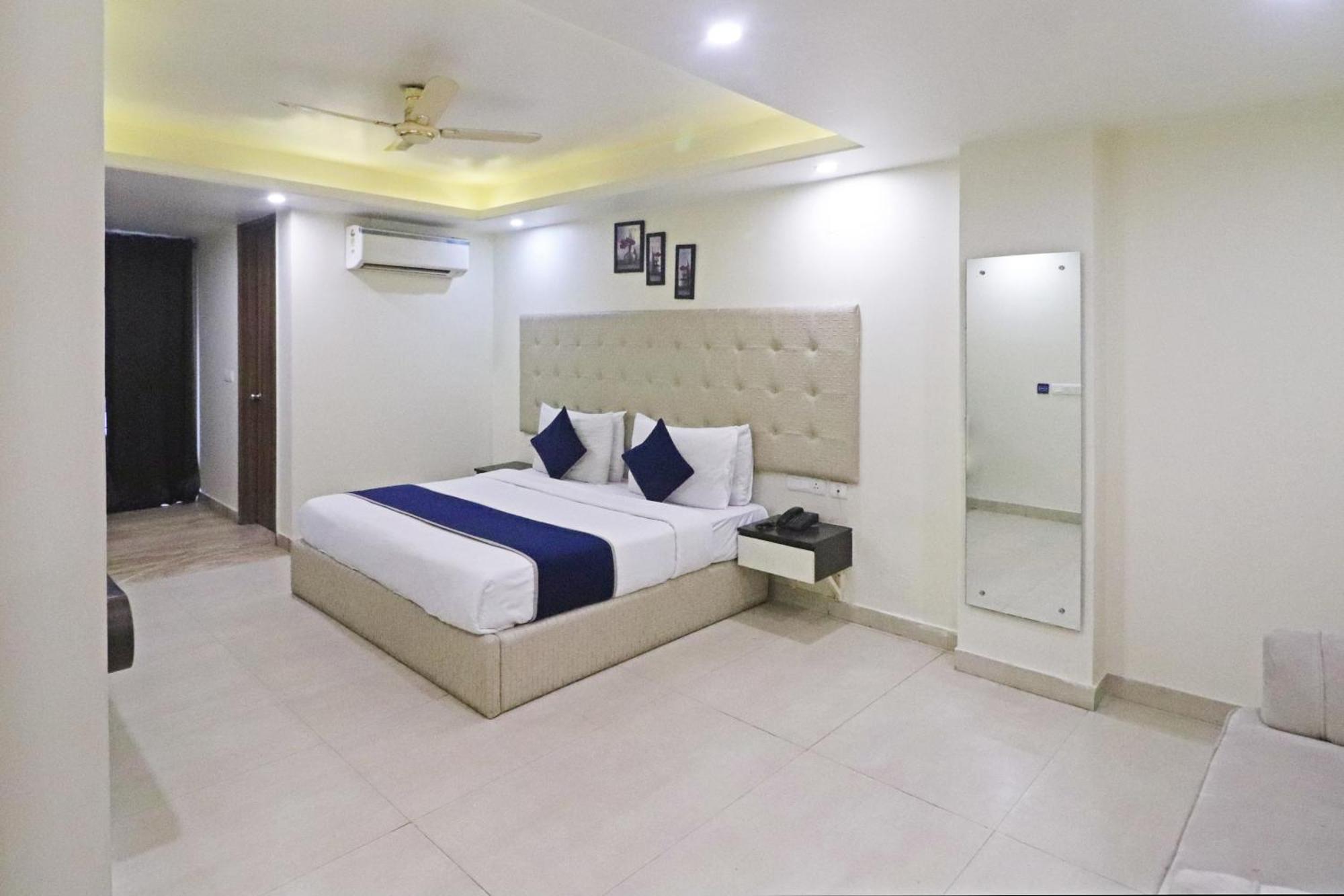 Hotel The Archer Artemis Hospital Road Sector 52 Gurgaon Exterior photo